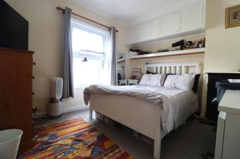 Bedroom 1.JPG