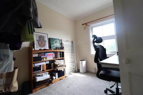Bedroomm 2.JPG