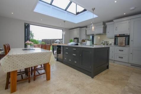 Kitchen 2.jpg