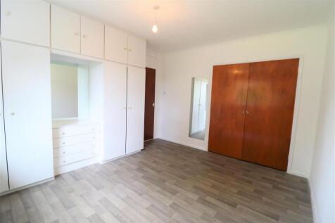 Bedroom 1.jpg