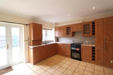 Kitchen 2.JPG