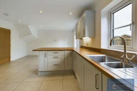 Kitchen/Dining ar...