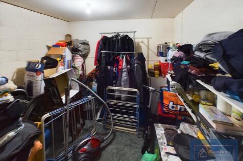 Garage/Storage ar...
