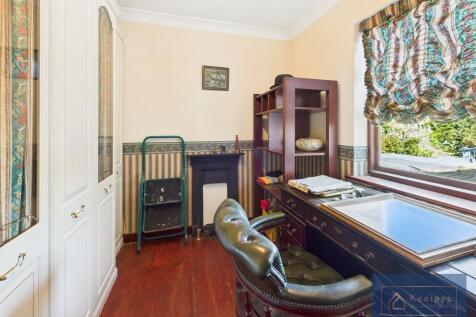 Bedroom3/study