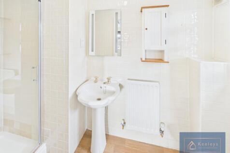 En-suite to bedro...