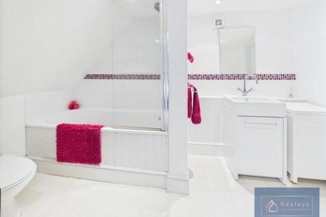 En-suite Bedroom ...