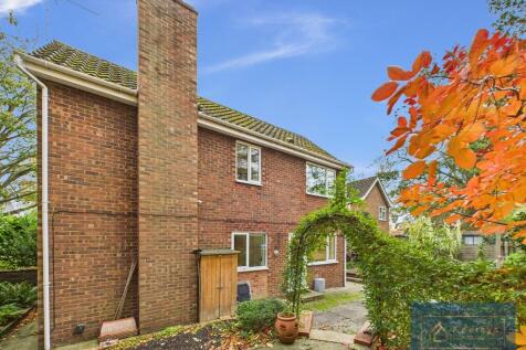 Rear elevation/ga...