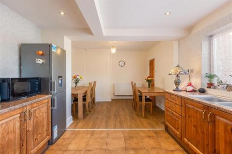 Primrose Way Kitchen-3.jpg