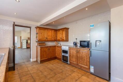 Primrose Way Kitchen-2.jpg