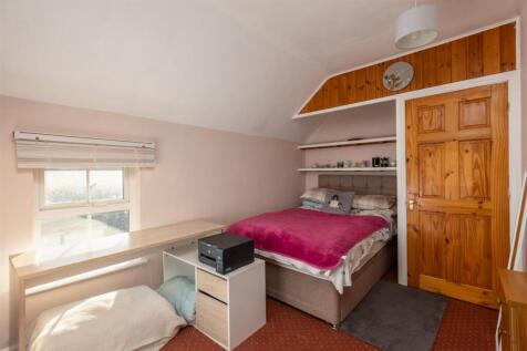 Primrose Way Bedroom 1-1.jpg