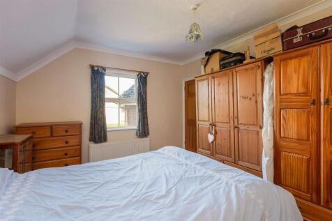 Primrose Way Bedroom 2-2.jpg
