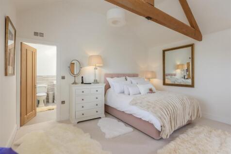 The Smithy Bedroom 1-2.jpg