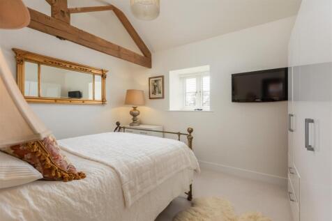 The Smithy Bedroom 2.jpg