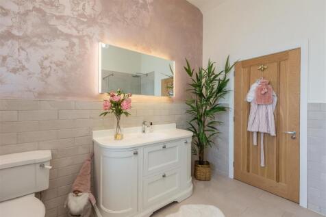 The Smithy Shower Room-3.jpg