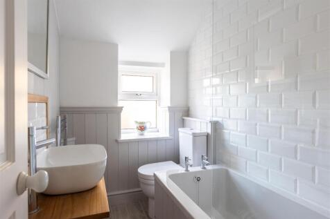 Scarborough Road 78 Bathroom-1.jpg