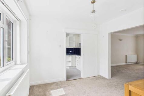 CAM04169G0-PR0122-STILL019.jpg