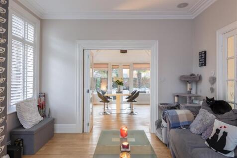 Station Avenue 14 Sitting Room-3.jpg