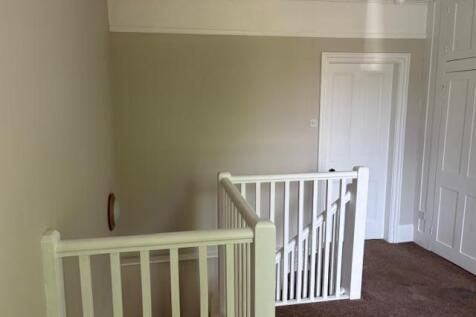 flat 6 living room 1.jpg