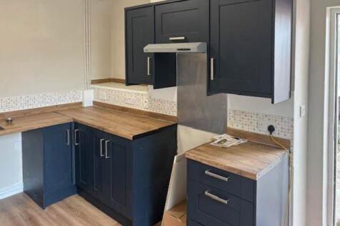 flat 6 kitchen 1.jpg