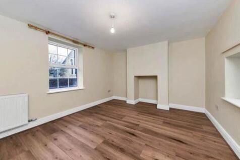 LIVING ROOM.jpg