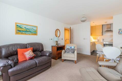 Rhydes Court 1-5.jpg