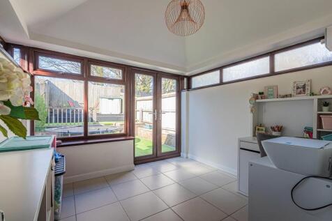 Clos Y Gwalch 15-17.jpg