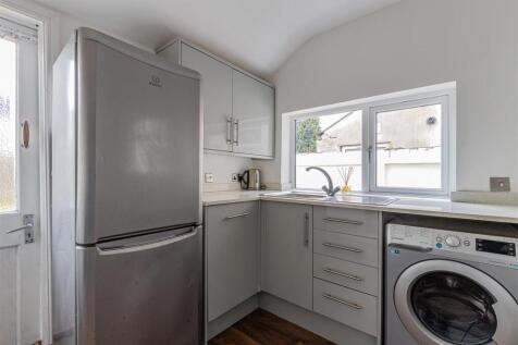Llanishen Street 15-14.jpg