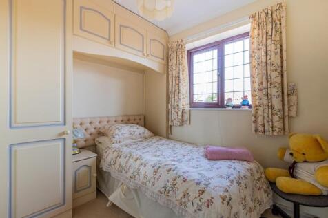 Fairthorn Close 1-6.jpg