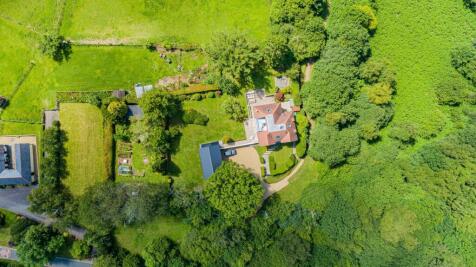 Ael Y Bryn Farm drone (1 of 6).jpg
