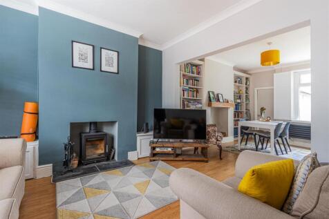 Hawthorn Road East 7-4.jpg