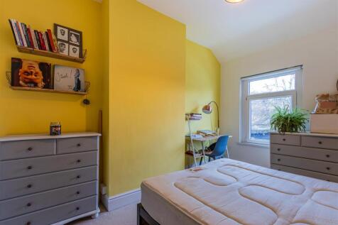 Hawthorn Road East 7-15.jpg
