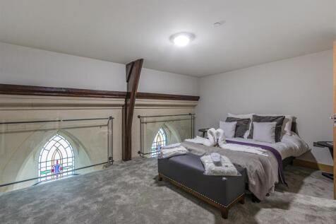 St James Church 10-12.jpg