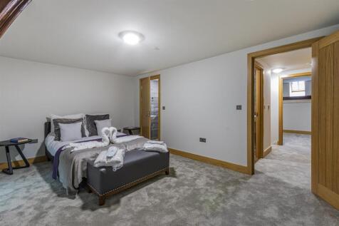 St James Church 10-13.jpg