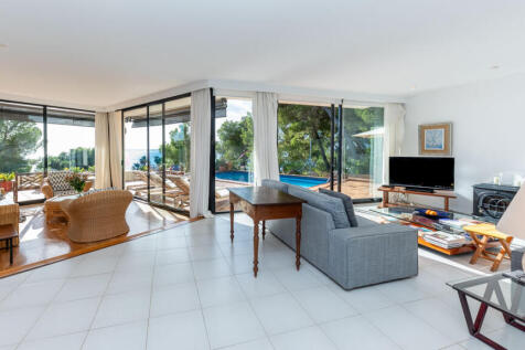 78147 003 Livingroom.jpg
