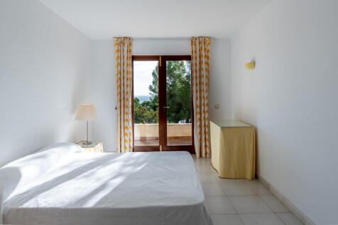 78147 019 First Master Room.jpg