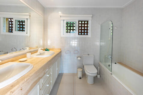 78147 020 First ensuite.jpg