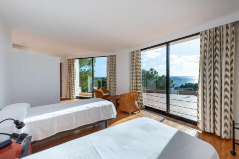 78147 021 Upstairs Master room.jpg