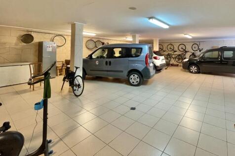 34 parking.jpg