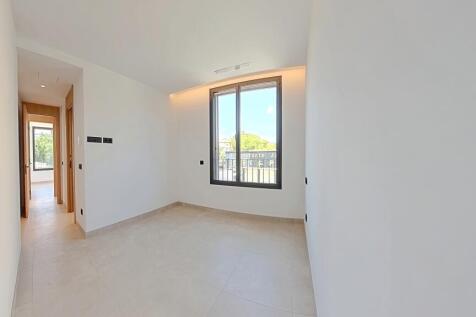 1A Bedroom 2 .jpg