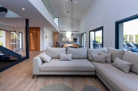 82100 small-19.jpg