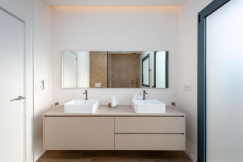 82100 small-9.jpg