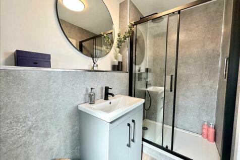En-suite Bathroom