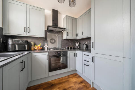 1371422-8-68f754e...