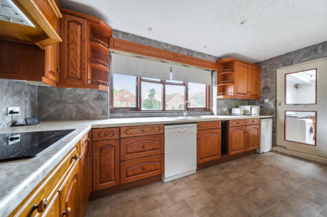 1373466-9-690c811...