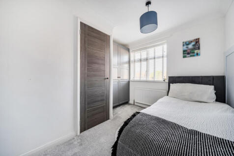 1383828-9-691f3e9...