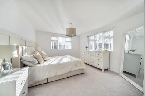 1383828-8-691f3e9...