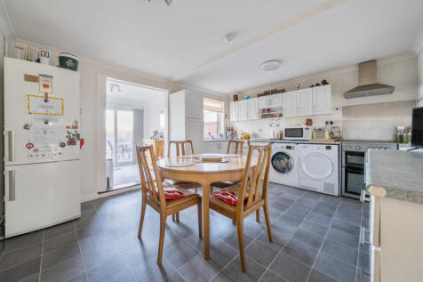 1382877-9-69203a8...