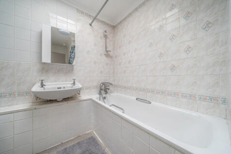 1355399-3-68c9275...