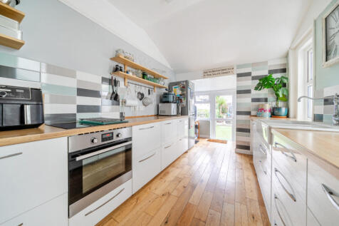 1357966-11-68d65c...