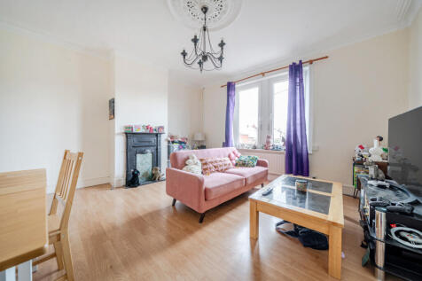 1348581-5-68b974b...